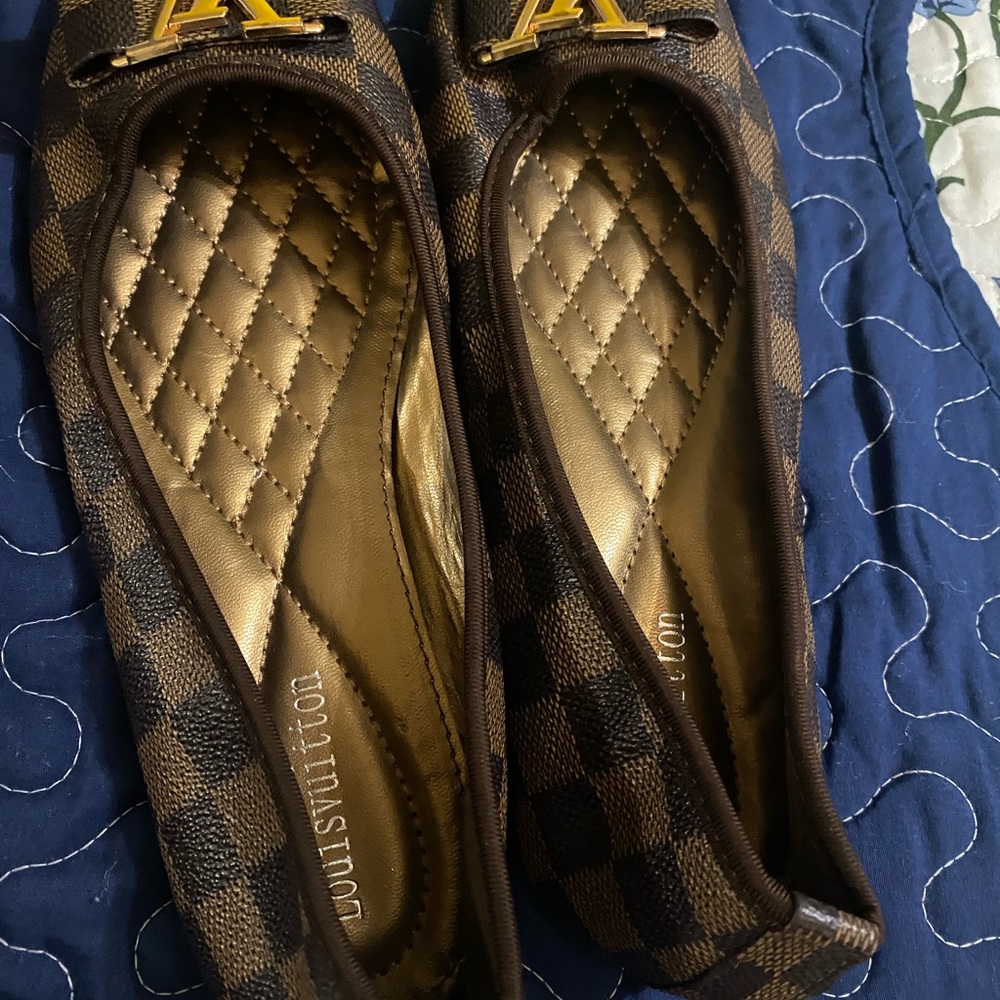 Louis Vuitton Brown Checkered Women's Flats * Never Been Worn* - Picture 2 of 2